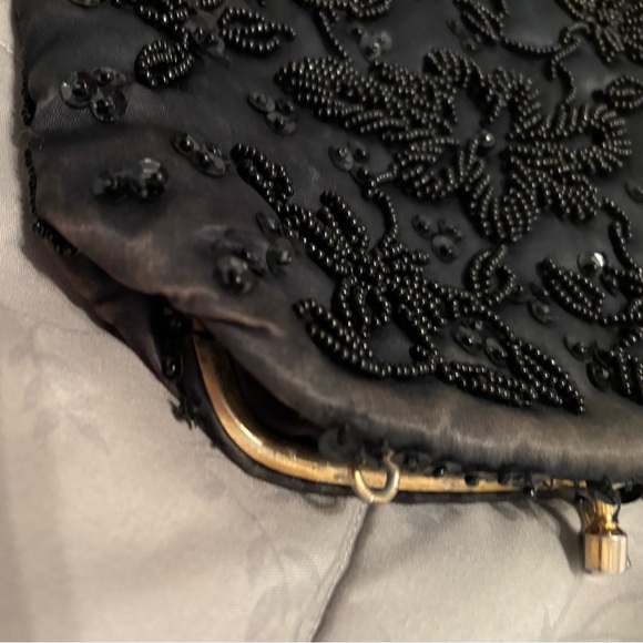 Vintage small beaded clutch - Picture 3 of 7
